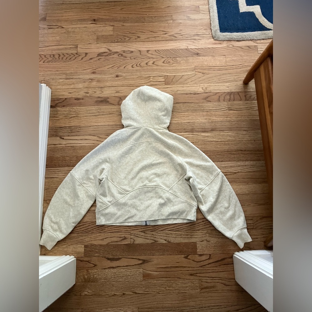 Lululemon Scuba Oversized Full-Zip Hoodie - Picture 4 of 5